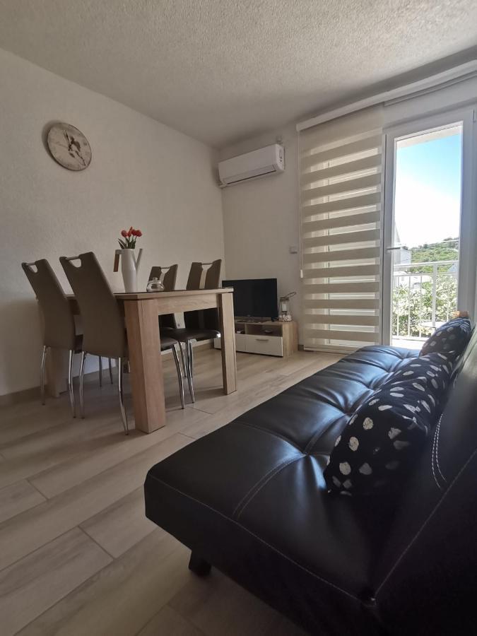 Apartment Marina Pavic Хвар Екстер'єр фото
