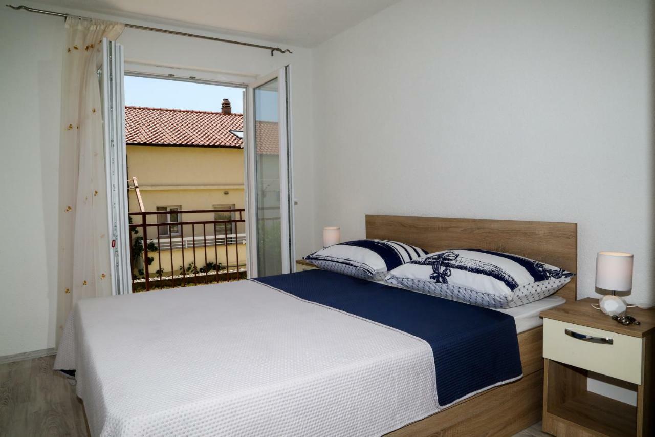 Apartment Marina Pavic Хвар Екстер'єр фото