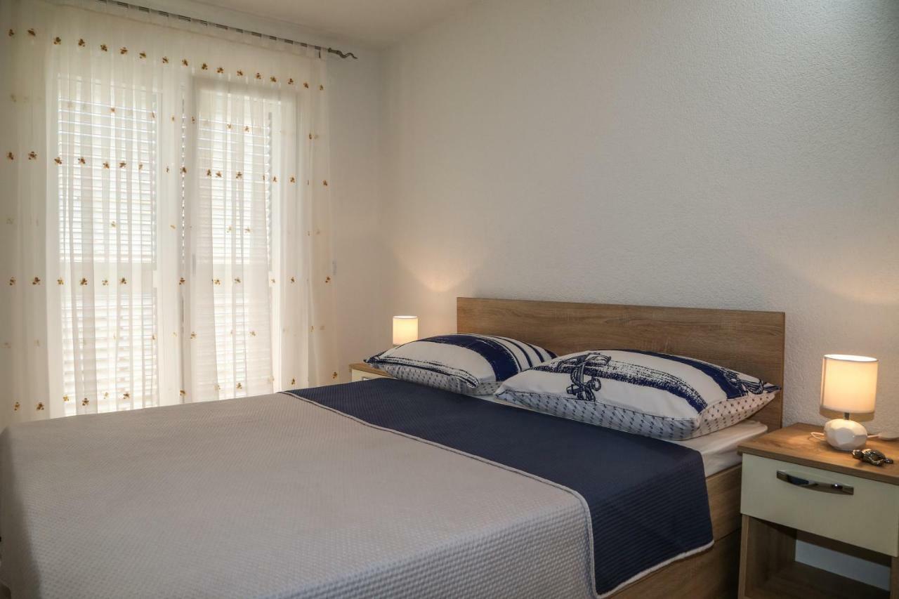 Apartment Marina Pavic Хвар Екстер'єр фото