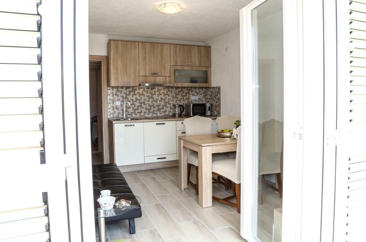 Apartment Marina Pavic Хвар Екстер'єр фото